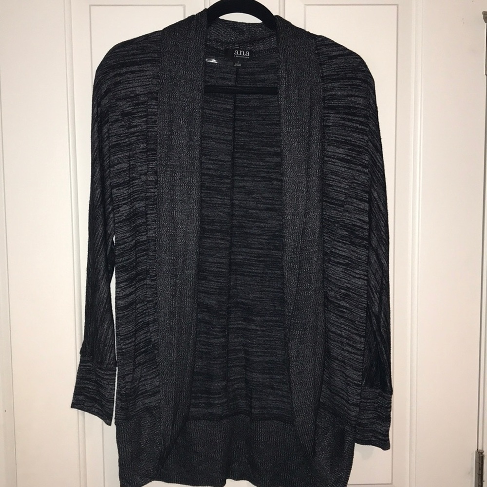 🤩 5 for $25 🤩 Like new cardigan